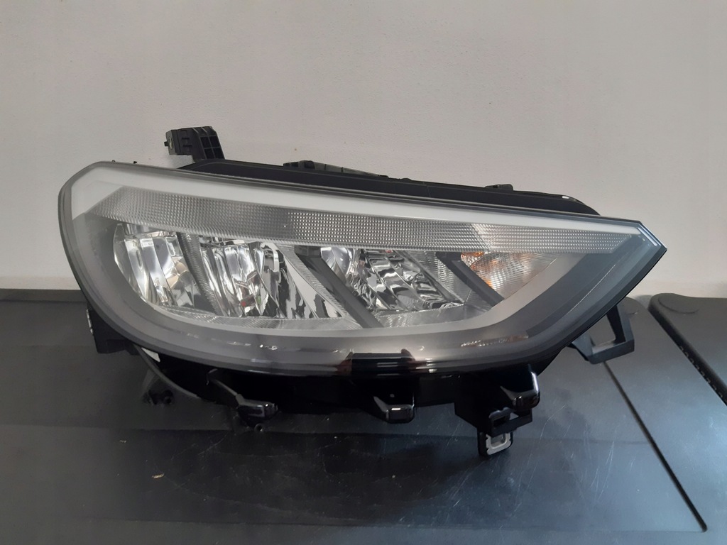 фото №1, Vw id3 id 3 full led правая 10b 941 006a