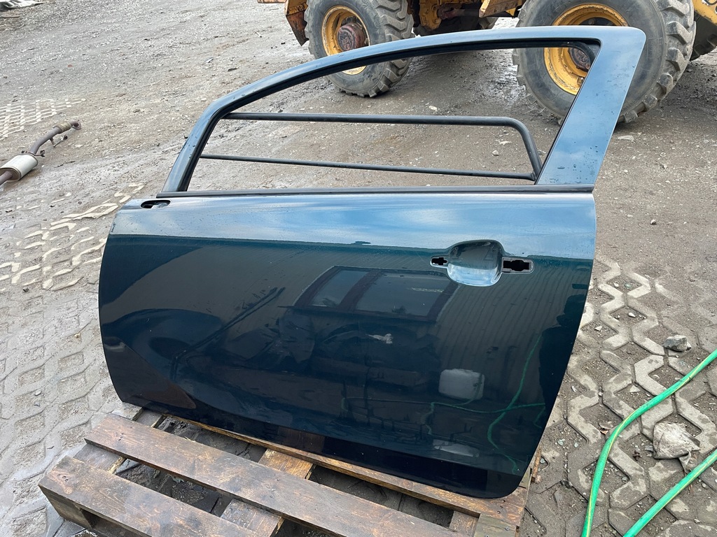 фото №1, Opel corsa e 3d дверь левая перед z30v