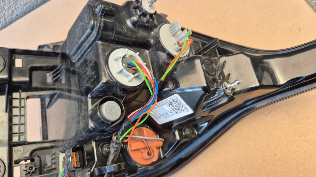 Фара задня led лівий задні kia sportage v 5 2021- оригінальний номер 92401-r2000 європа оригінал. Доставка