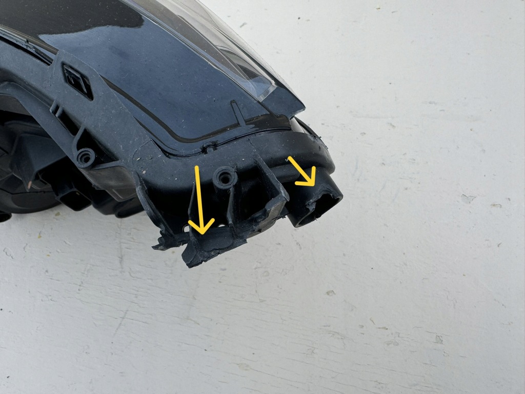 Купити Peugeot 2008 2 2 19-23r фара правий правий перед led 9833036180 / l90123736