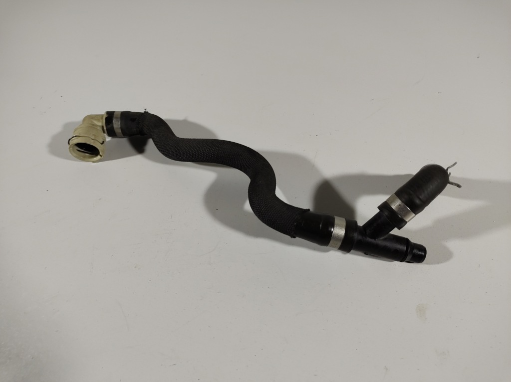 фото №4, Volvo v40 1.5 t3 12r- труба шланг воды 31686817