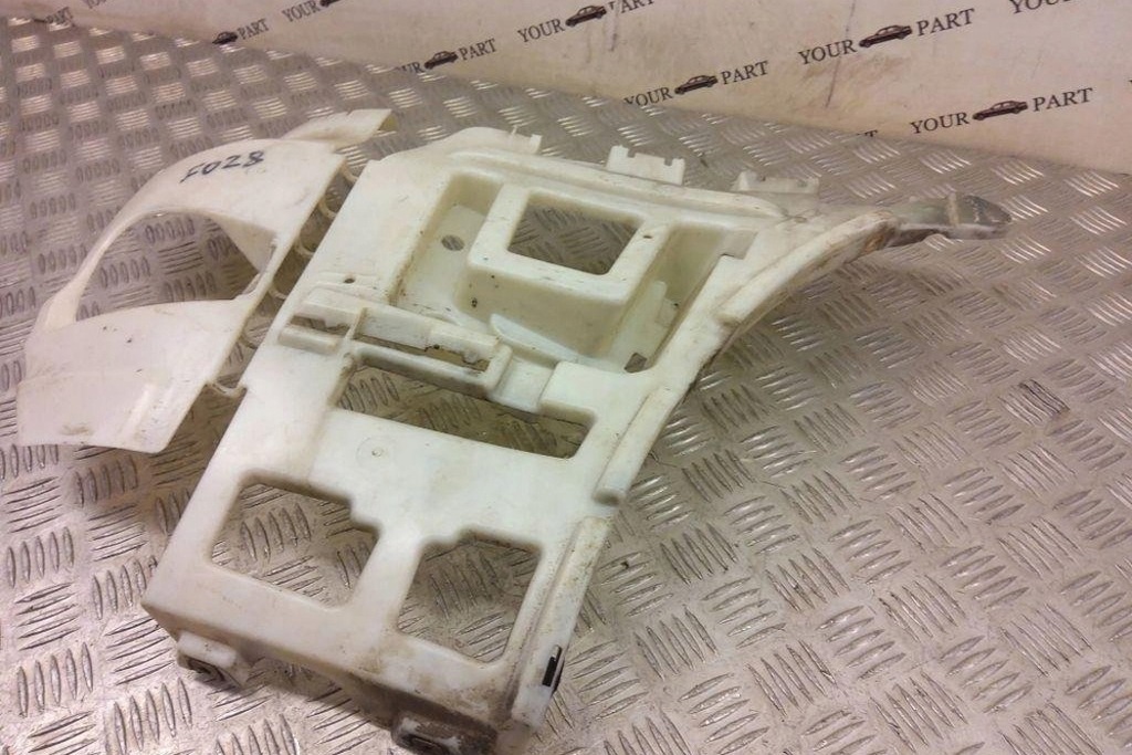 фото №8, Правий напрямна заднього бампера bmw 1 coupe e82 8045308 2.0l дизель 2010