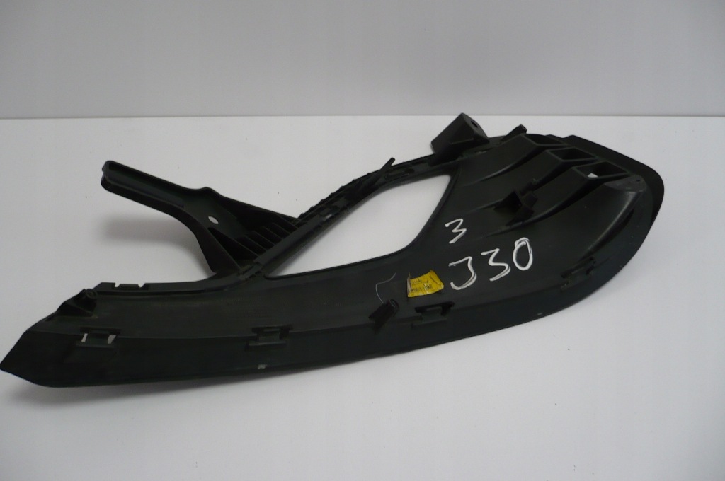 фото №10, Hyundai i30 iii 17- решётка бампера правая оригинал