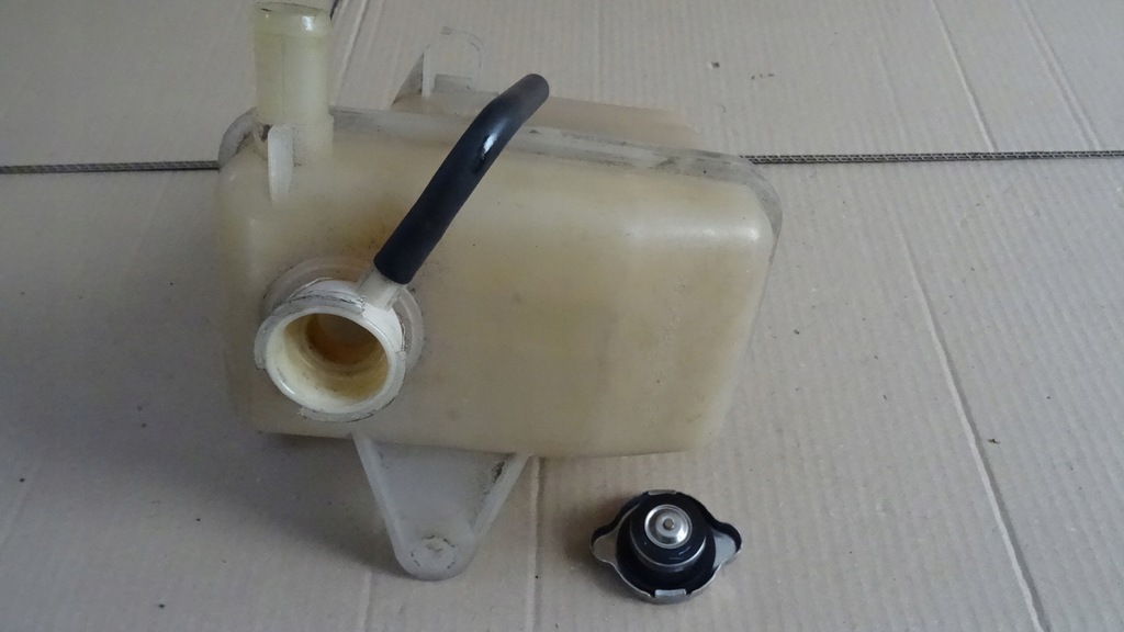 фото №5, Mazda mpv 3.0 v6 бак расширительный