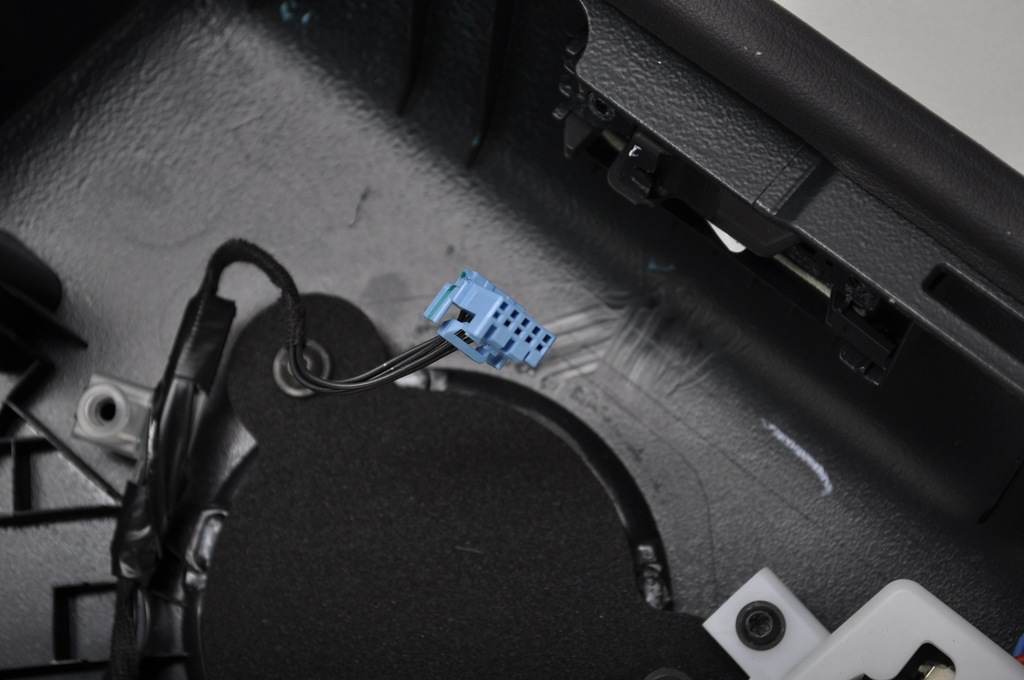 фото №11, Land rover range rover sport обшивка дверь левый задняя