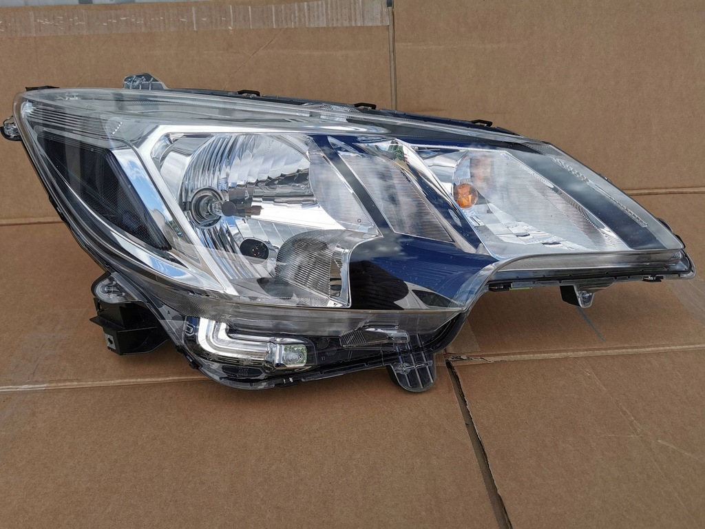 фото №7, Mitsubishi space star ii iii lift 20- лампа передняя правая b.ładna europa