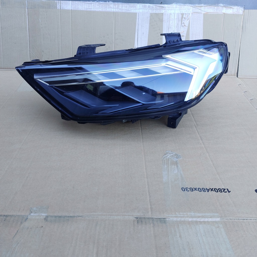 фото №1, Audi a1 ii 19- лампа лівий перед full led 82a941033