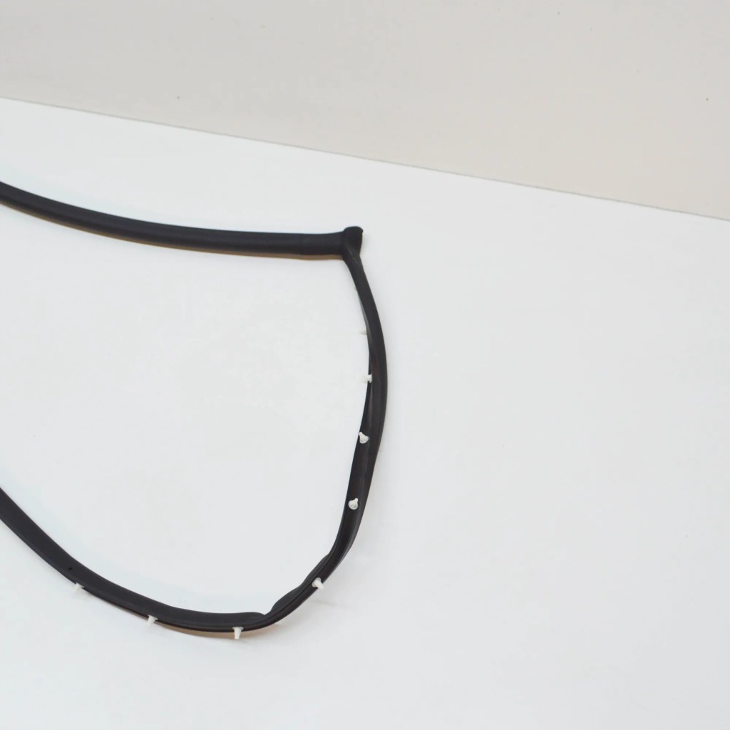 Audi q7 4l прокладка порог левая задняя 4l0839119d оригинальная с Разборки