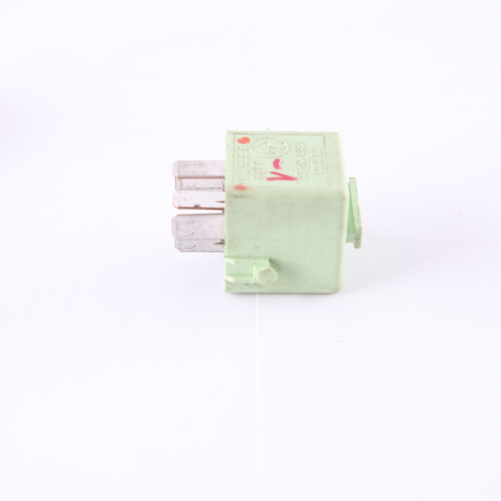 фото №12, Bmw e60 e65 e87 e90 f10 2x реле tyco 8373700