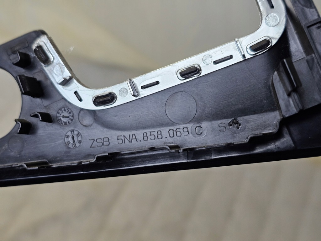 фото №5, Рамка защита dekor радио navi навигации дисплея vw tiguan ii