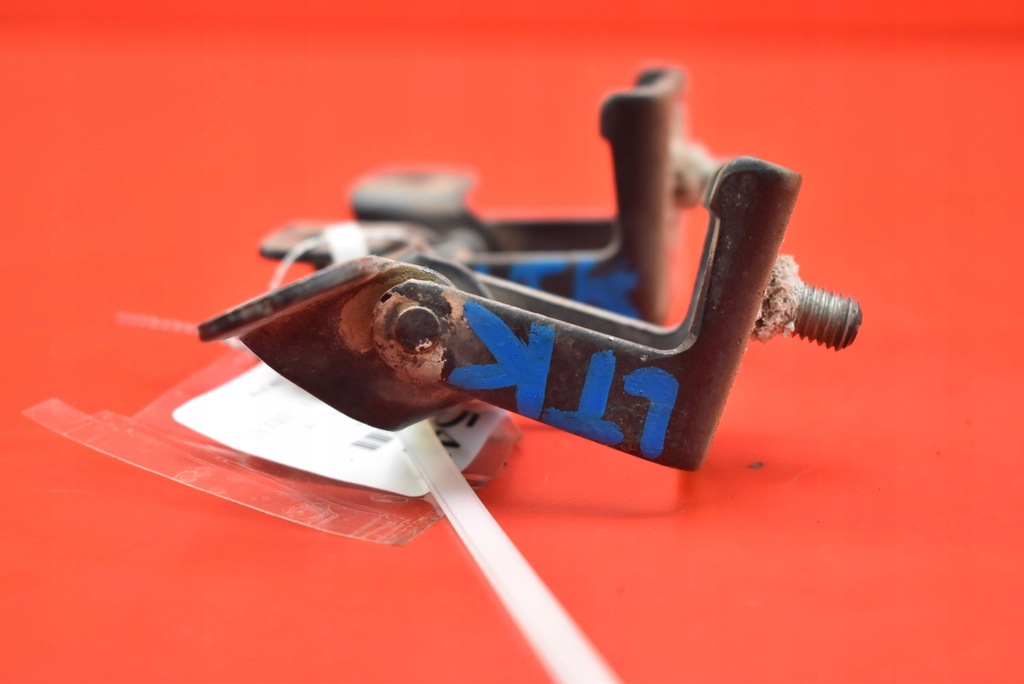 фото №7, Петля петли крышки dacia duster 1 i 15r