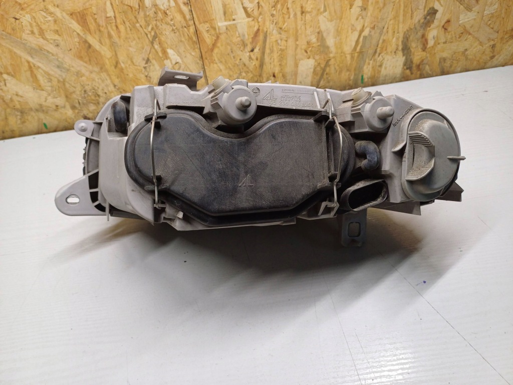 Лампа права перед eu 0301186204 alfa romeo 147 Ціна