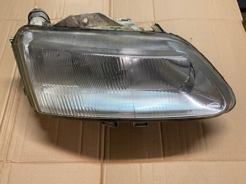 фото №2, Лампа передня права 7700820119 renault espace iii europa