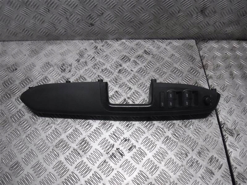 фото №1, Подлокотник левый дверь audi a4 b6 2.4 v6