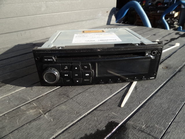 фото №1, Peugeot 301 2015 радио cd aux оригинал