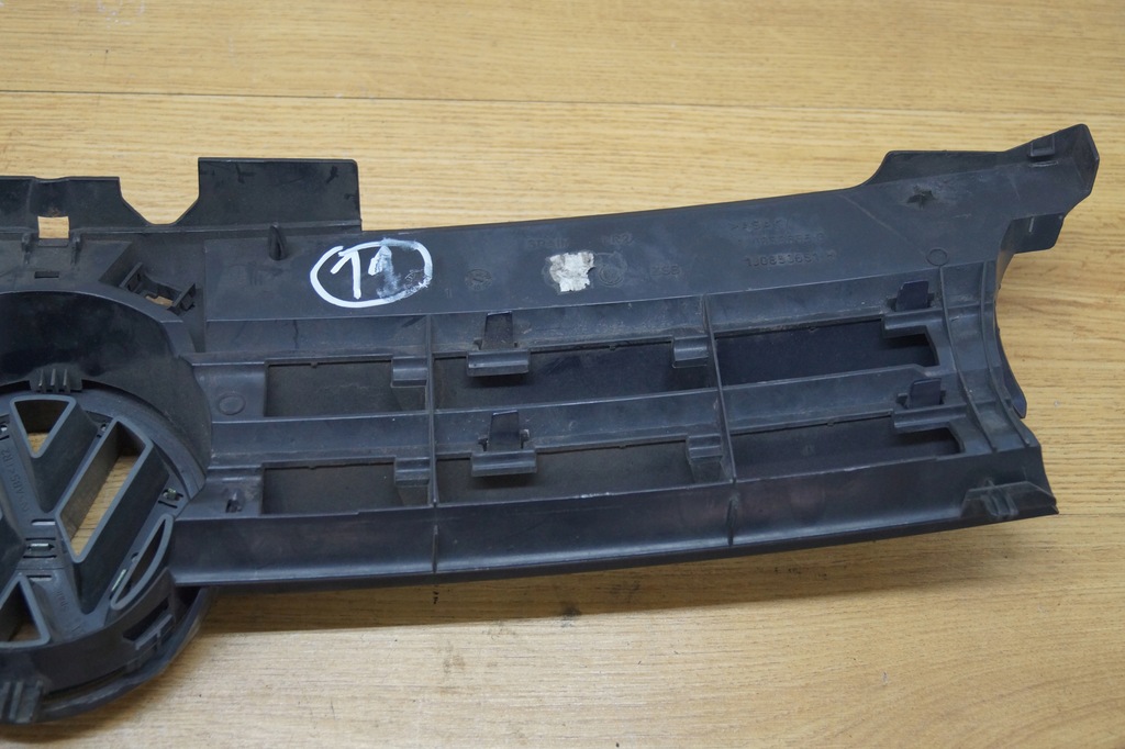 фото №6, Vw golf iv 97-06 решётка радиатора 1j0853655d