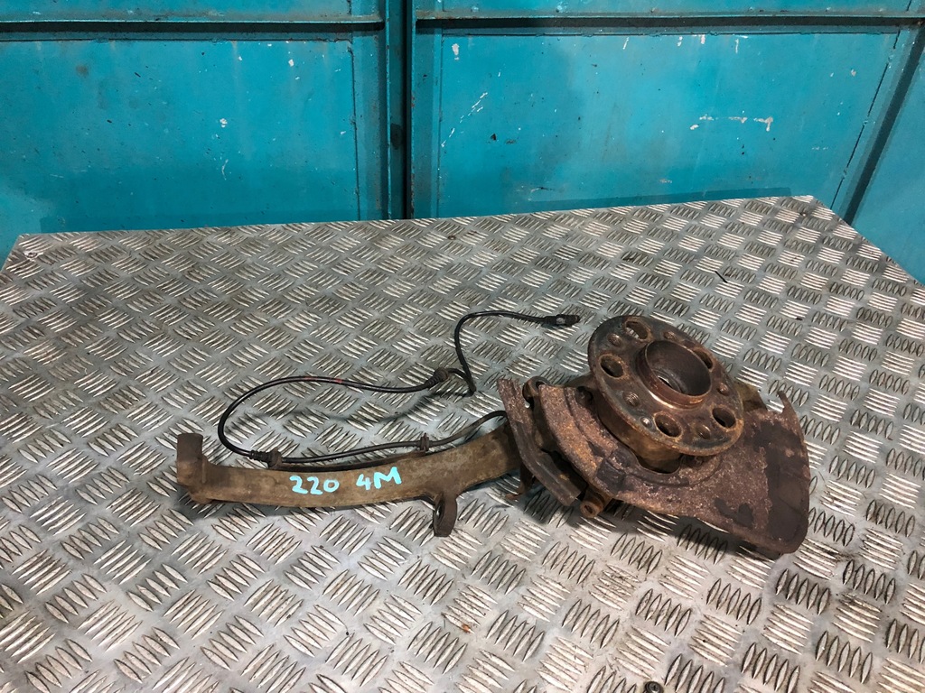 фото №1, Mercedes w220 4matic поворотний кулак ступиця лівий перед