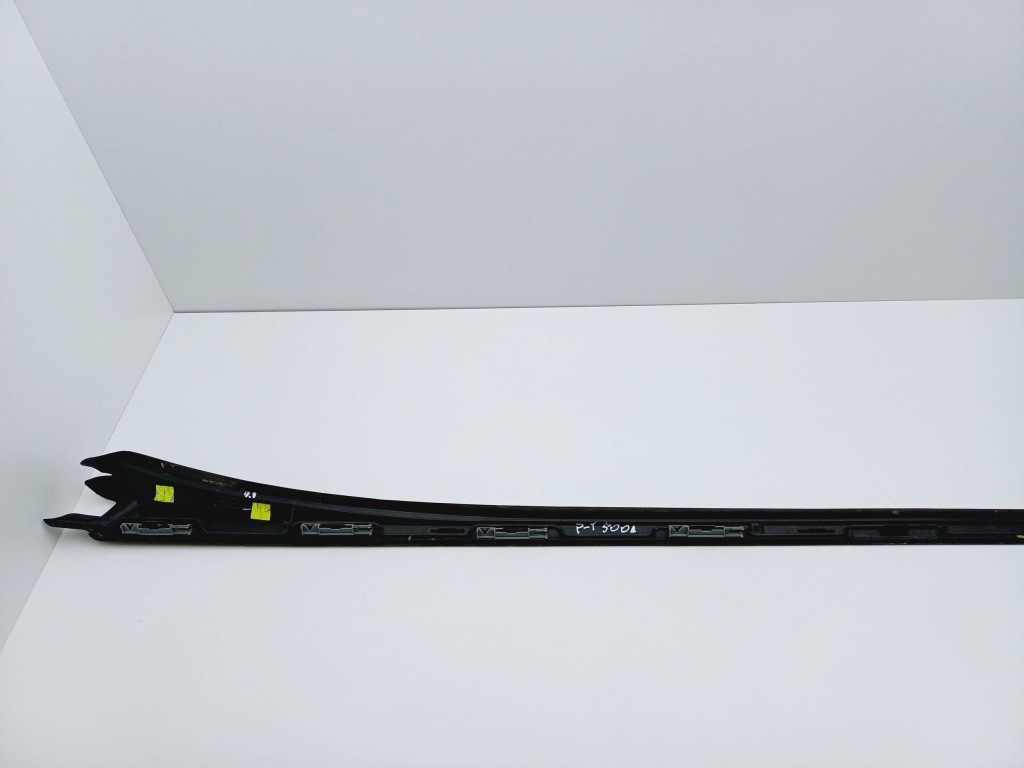 Молдинг стекло лобовое правый перед peugeot 5008 96858533 nr218 Недорого