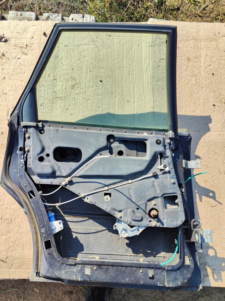 Двері лівий задній audi b5 a4 ly5t Недорого