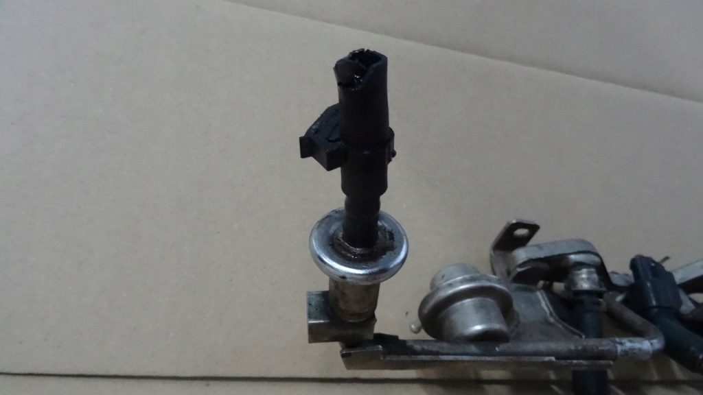 фото №4, Mazda mpv 3.0 v6 молдинг впрыскная топливная