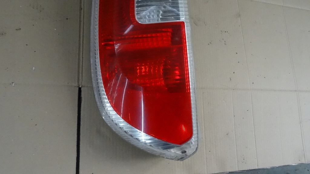 фото №7, Roomster лампа правий задня