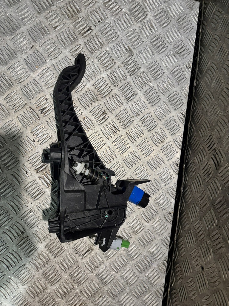 фото №1, Педаль зчеплення europa renault express ii 8201298896