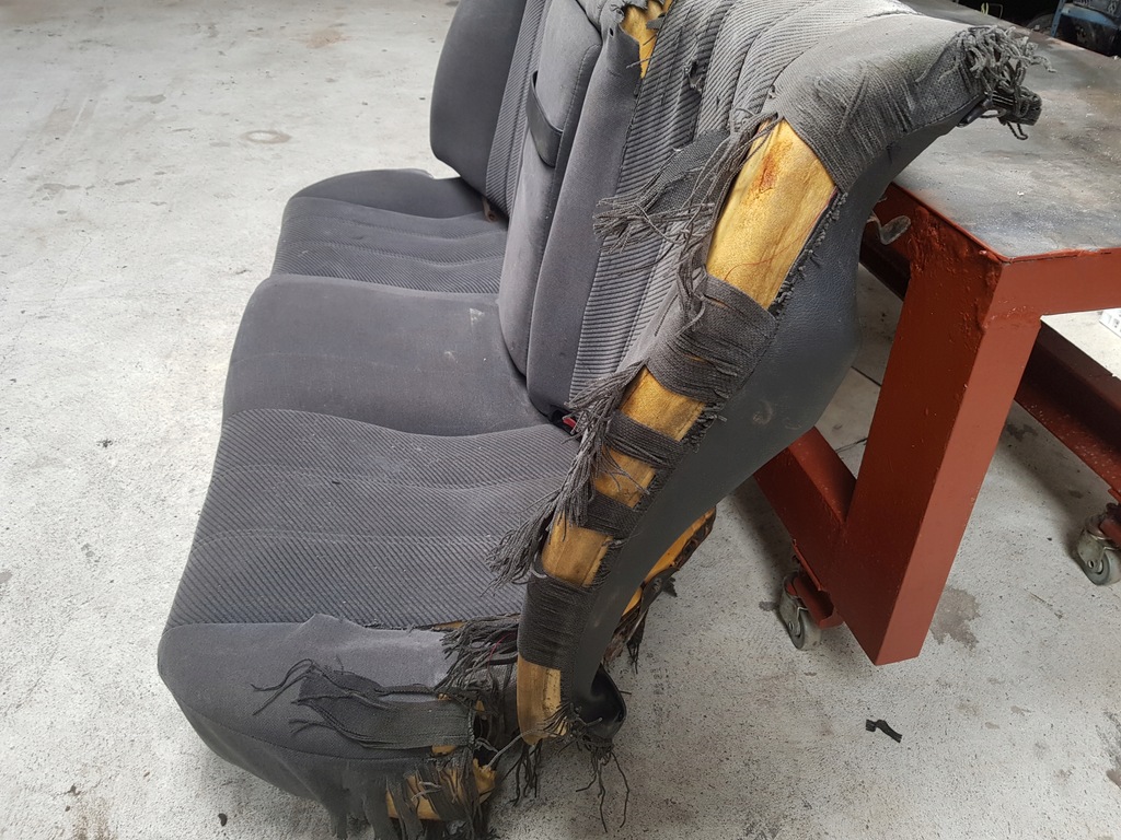 фото №10, Заднє сидіння спинка підлокітник задня bmw e34 sedan