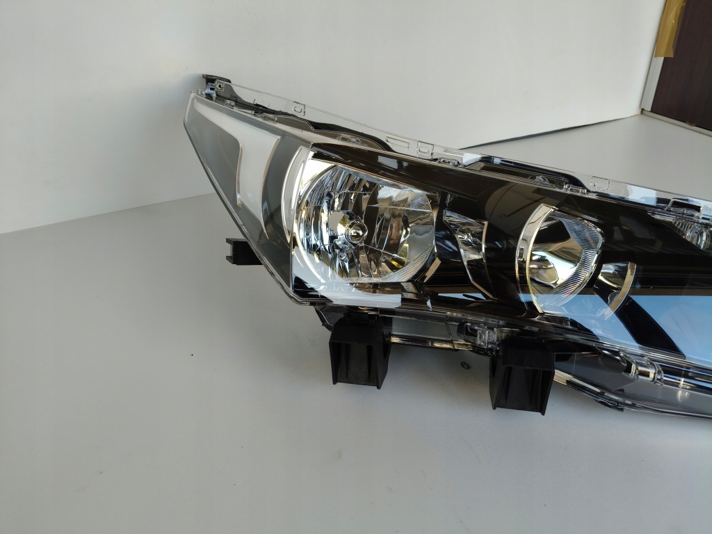 Нова фара правий фара toyota corolla e16 led Ціна