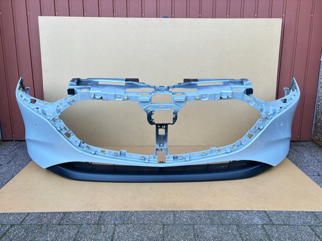 фото №1, Бампер перед передний mazda 3 bp hb 19-