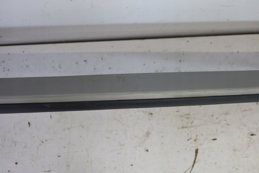 Молдинг накладка порог правая 764260812r dacia duster 1 рестайлинг  13-17 Недорого