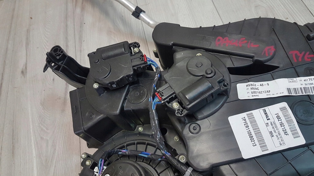 фото №7, Chrysler pacifica 16- отопитель 68216212af