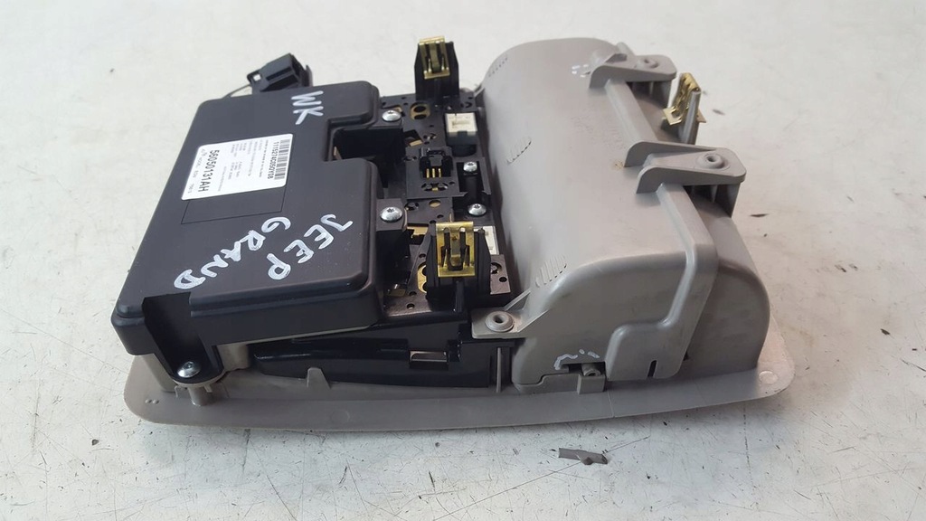 фото №10, Лампа кабины потолочный jeep wk 3,0 crd