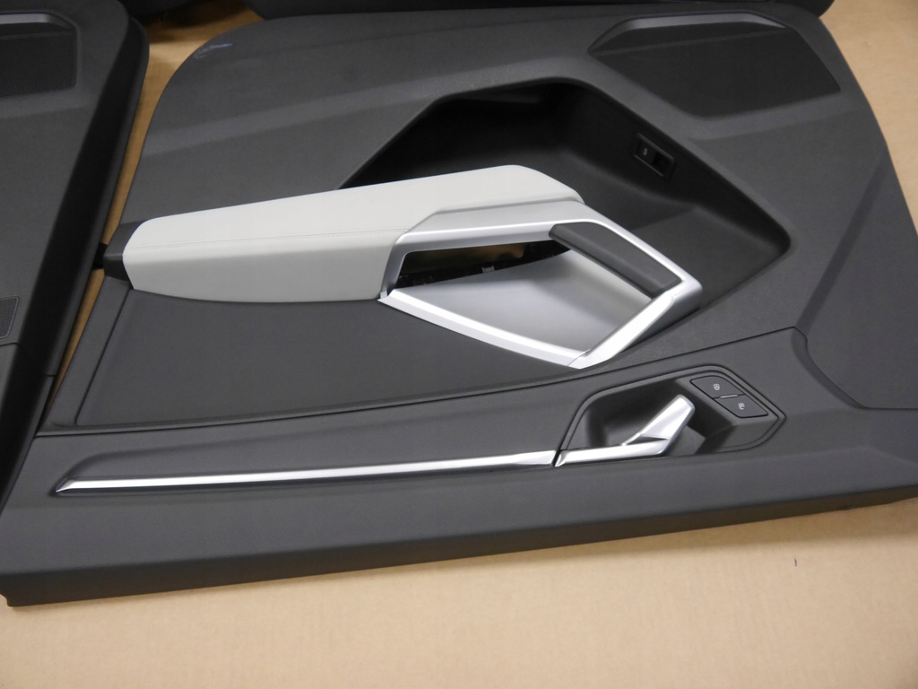 фото №11, Audi q3 83a сиденья кожа обивка