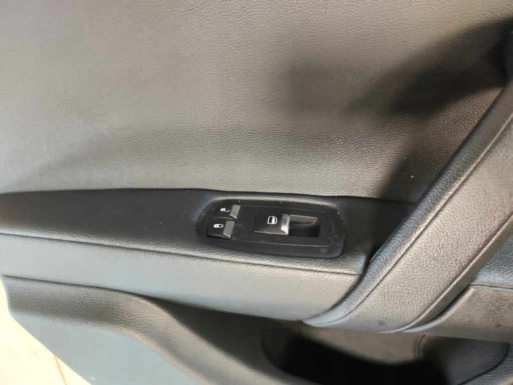 фото №4, Обшивка двері задня лівий чорний maserati ghibli 2016