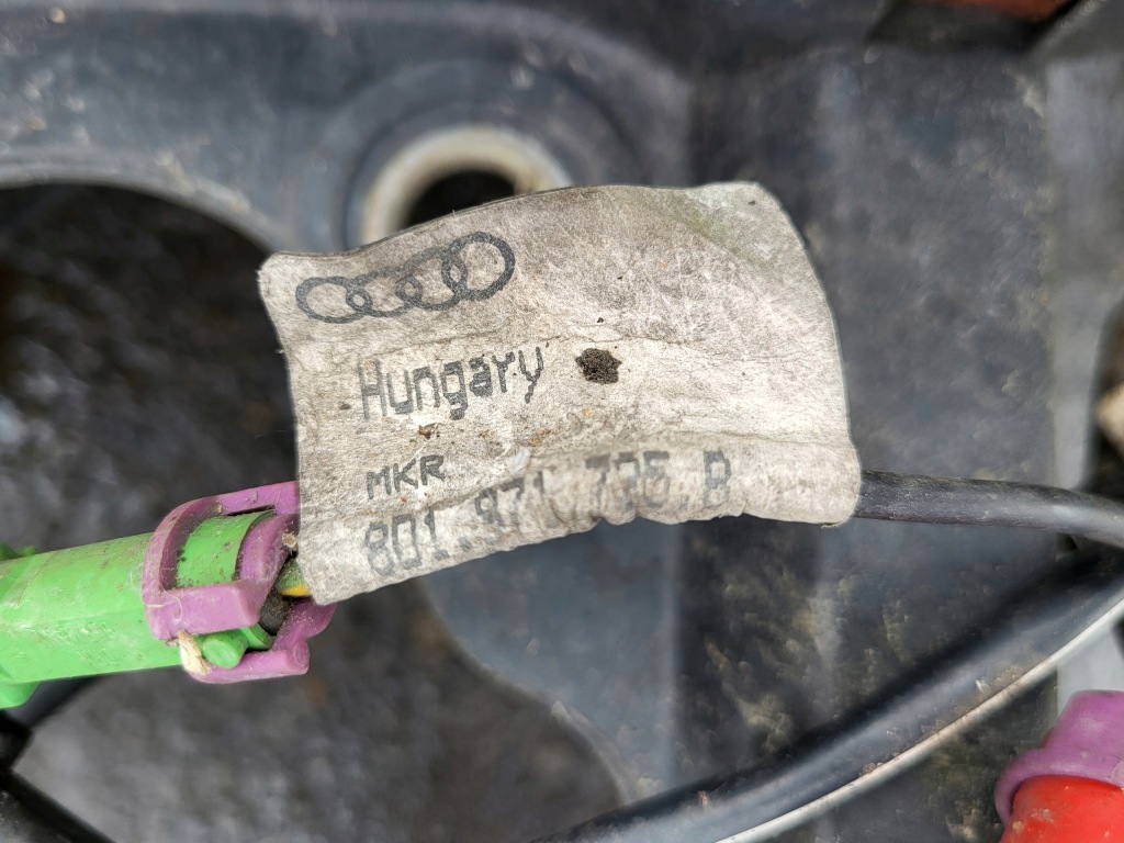 Ремінь перед підсилювач передній радіатор вентилятор замок audi a4 b5 8d0 оригінальний номер в Україні