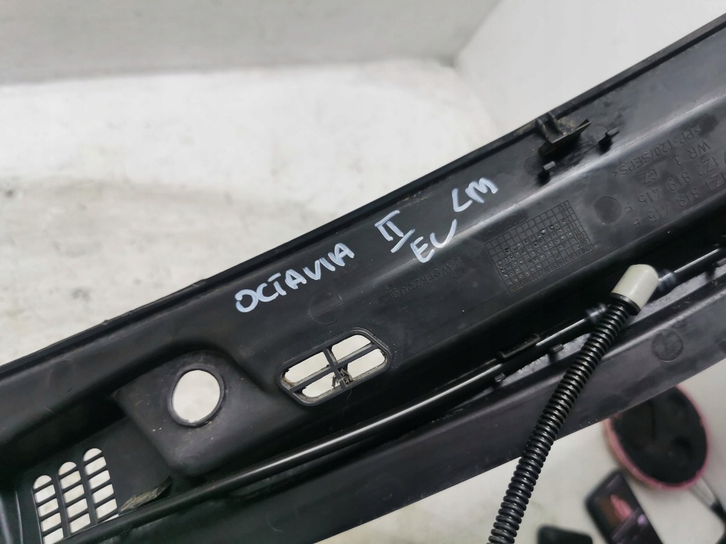 фото №7, Жабо верхний skoda octavia ii lift 1z1819415f