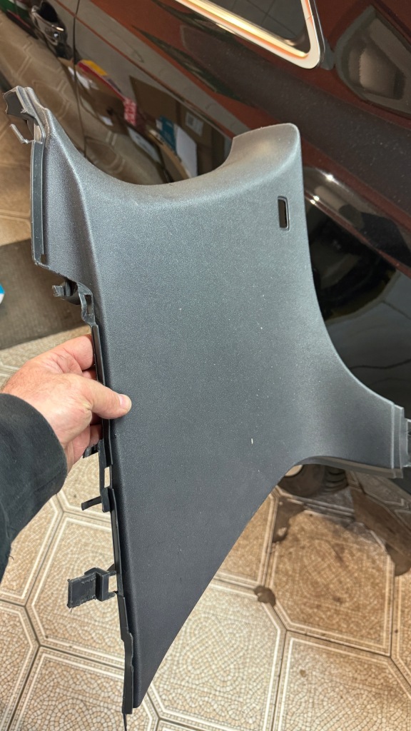 фото №1, Vw golf vi gti 3d защита стойка правая 1k3867288g