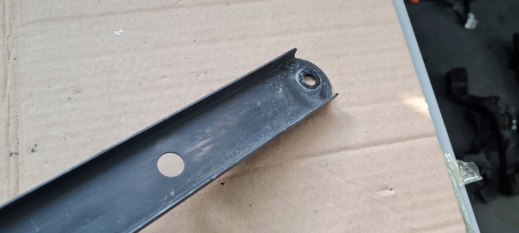 Jeep grand cherokee wl 2022 держатель кронштейн кронштейн f076aa076c2 с Разборки