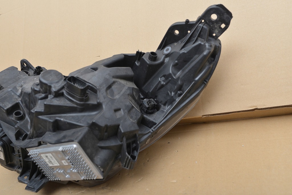 фото №13, Ford galaxy mk4 s-max mk2 лампа права 90076252