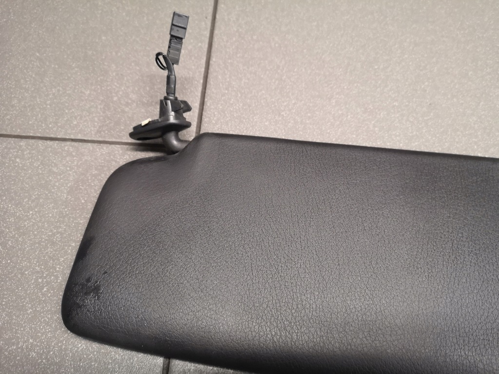 фото №8, Козырёк правый крючок чёрный audi a4 b6 cabrio