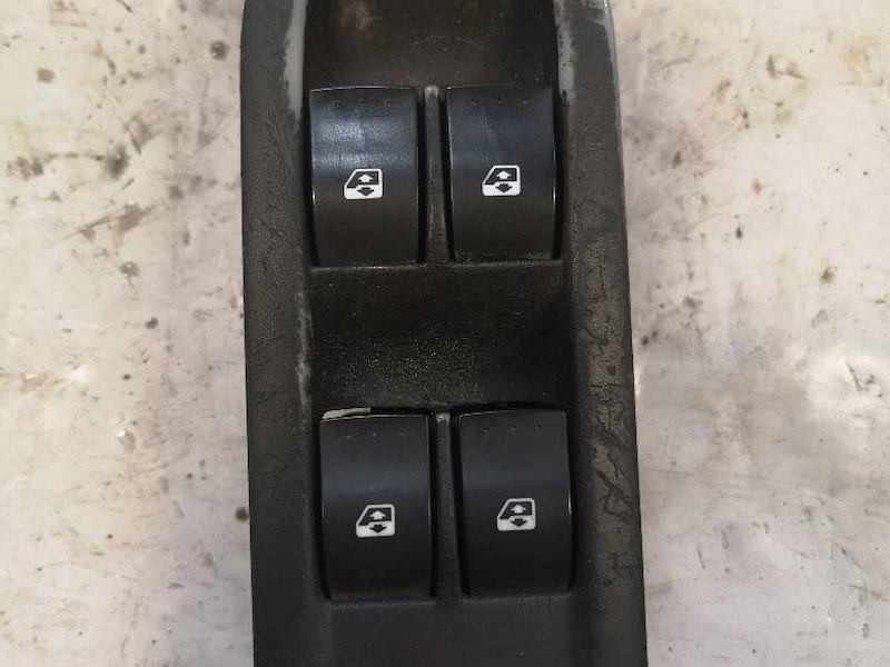 фото №1, Панель управление окон volkswagen golf iv 4