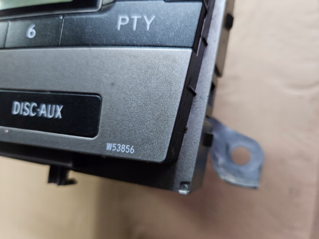 фото №2, Toyota avensis t27 09-14 радио