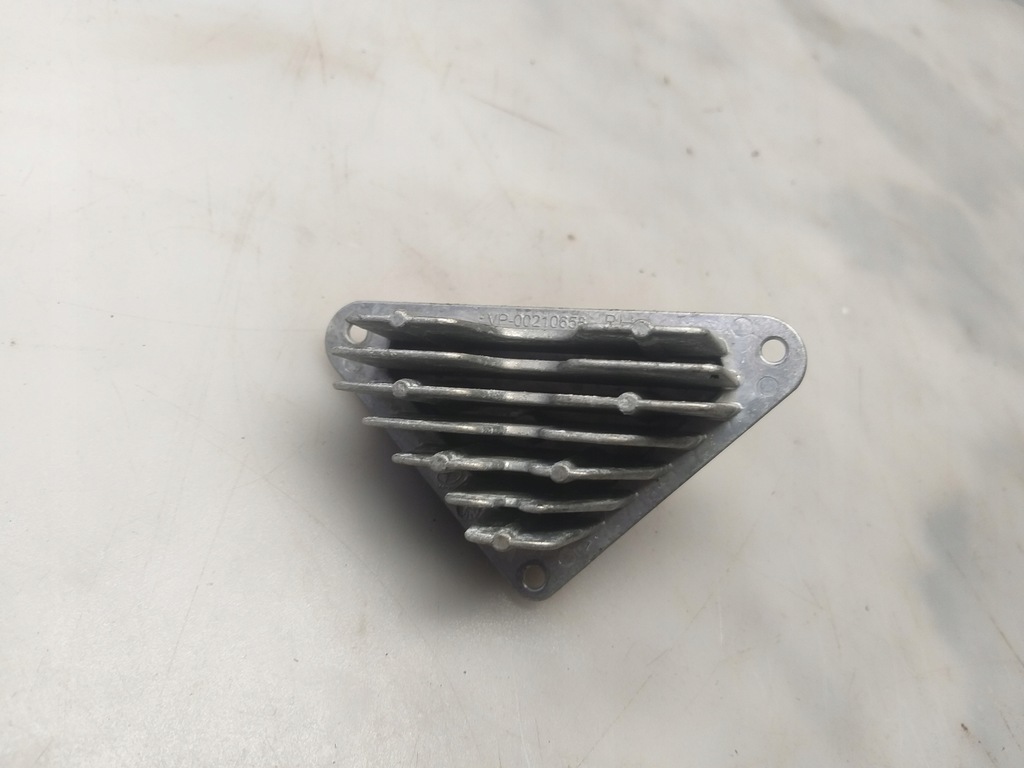 фото №1, Renault master iii lift iv модуль led правый