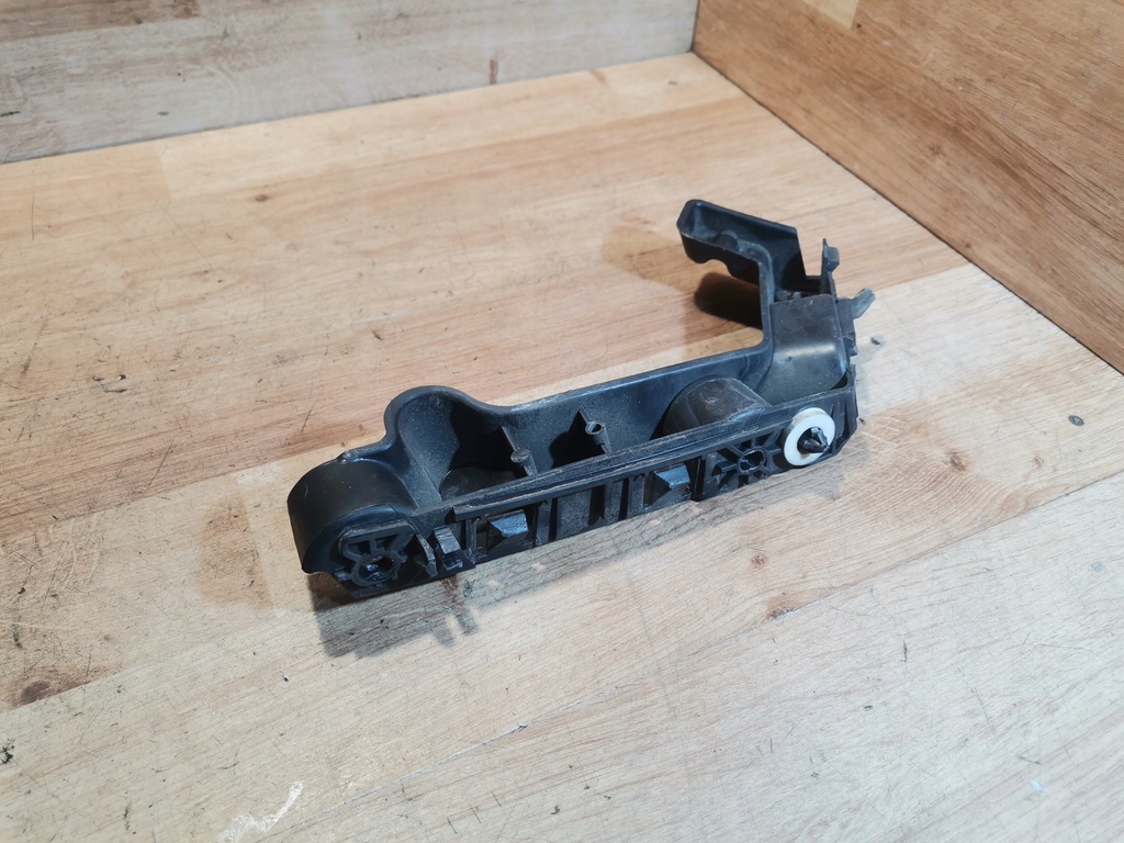 фото №8, Направляющая бампера правый задняя citroen c4 cactus 14-17r 9801686280