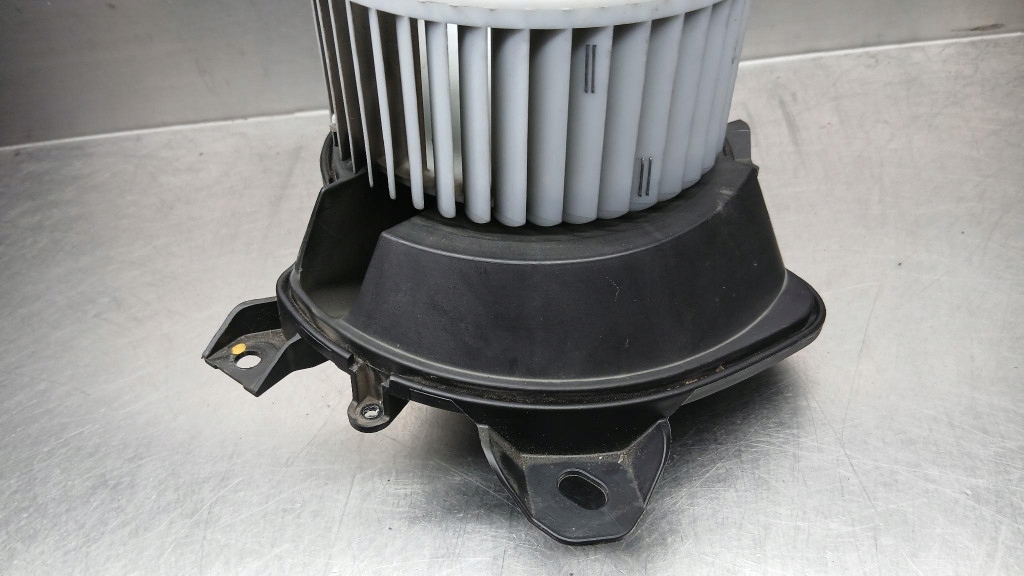 Вентилятор обігрівача 13335075 opel corsa d 06-11r 1.3 cdti 75km Оригінал