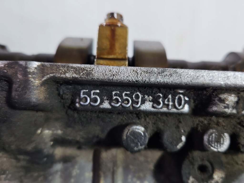 Головка opel astra iv j a16xer 55559340 1.6 16v 116km Оригінал