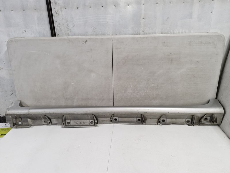 фото №1, Toyota matrix 2 ii e140 накладка молдинг порог порог левая 1f7 75860-02010