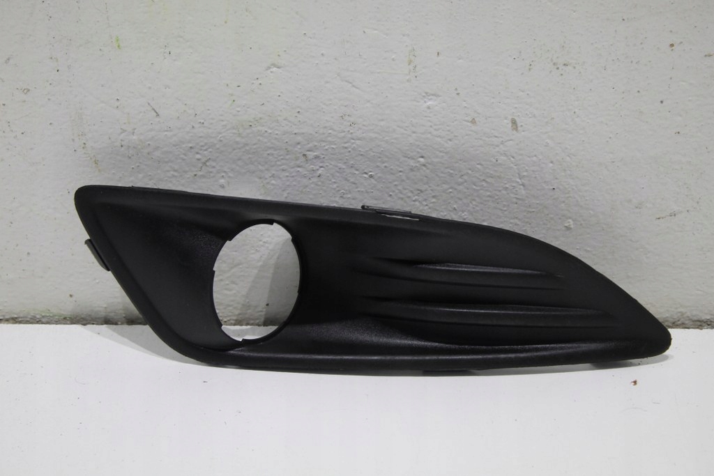 фото №1, Ford fiesta mk7 lift решётка бампер перед правая