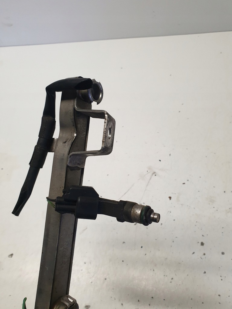 фото №5, Молдинг впрыскная mazda 6 i gg 2.3 бензин