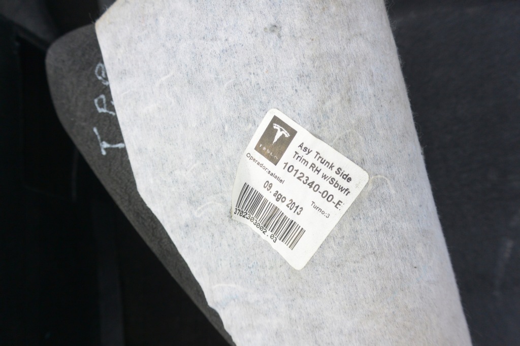 Обшивка багажника правая левая tesla model s 2012-2016 rok Доставка